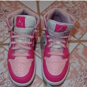 Big girl Jordan's high top.